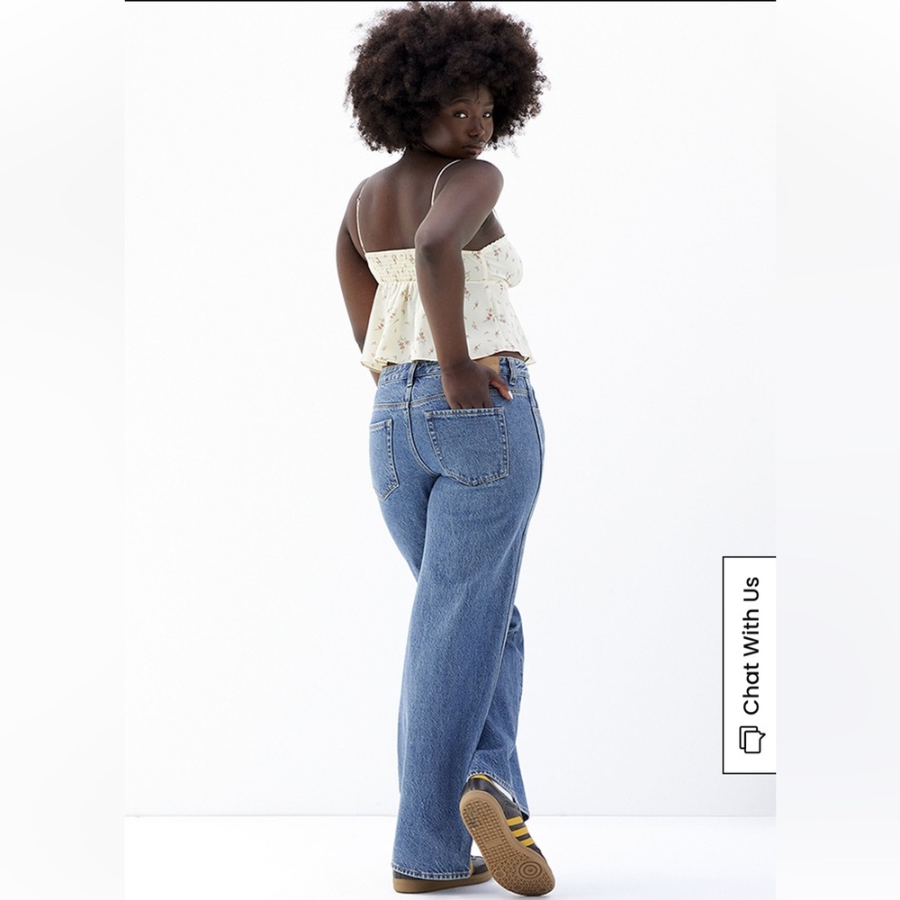 PacSun Mid-Rise Straight Leg Jeans in Light Blue Wash - Picture 6 of 12